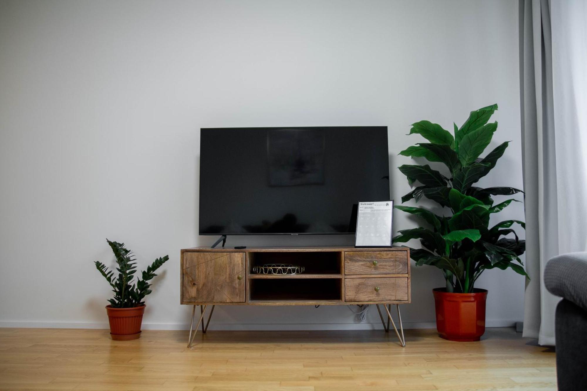 Newly Built Apartment With Balcony, Ac And Free Indoor Garage プラハ エクステリア 写真